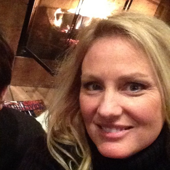 Meet your Posher, Lynne - Picture 1 of 2